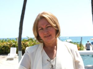 Reverenda y escritora cubana María De la Gándara: “El Papa León XIV puede ayudar a fortalecer la paz en el mundo”